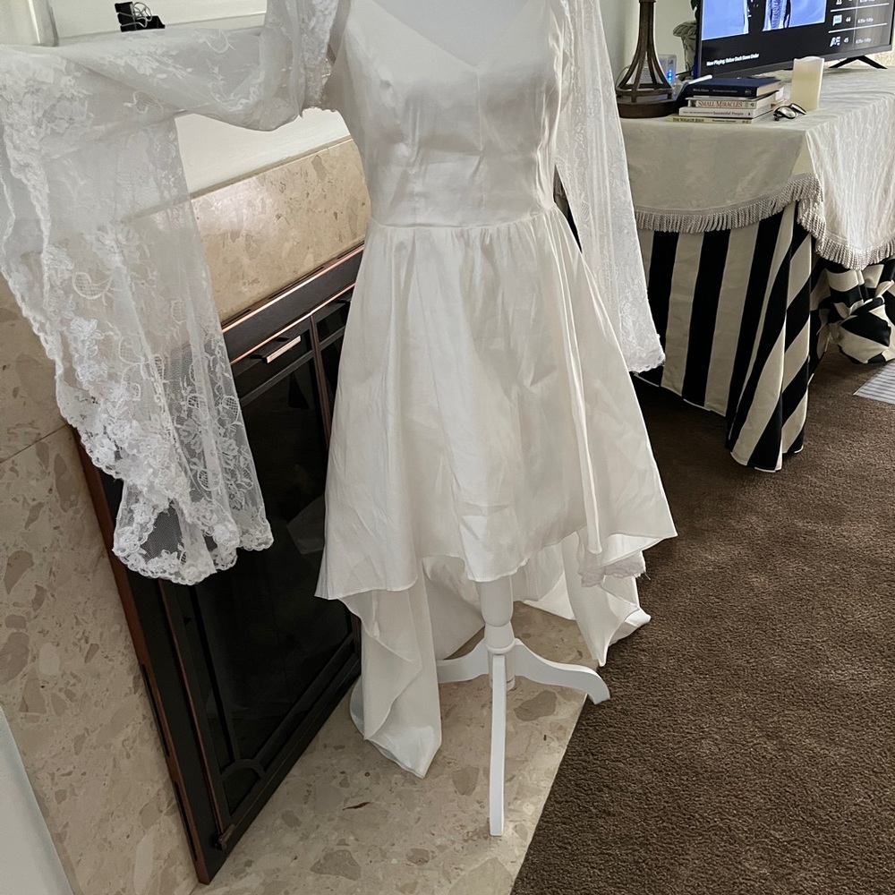 Winter White High Low Gown, Size 10
